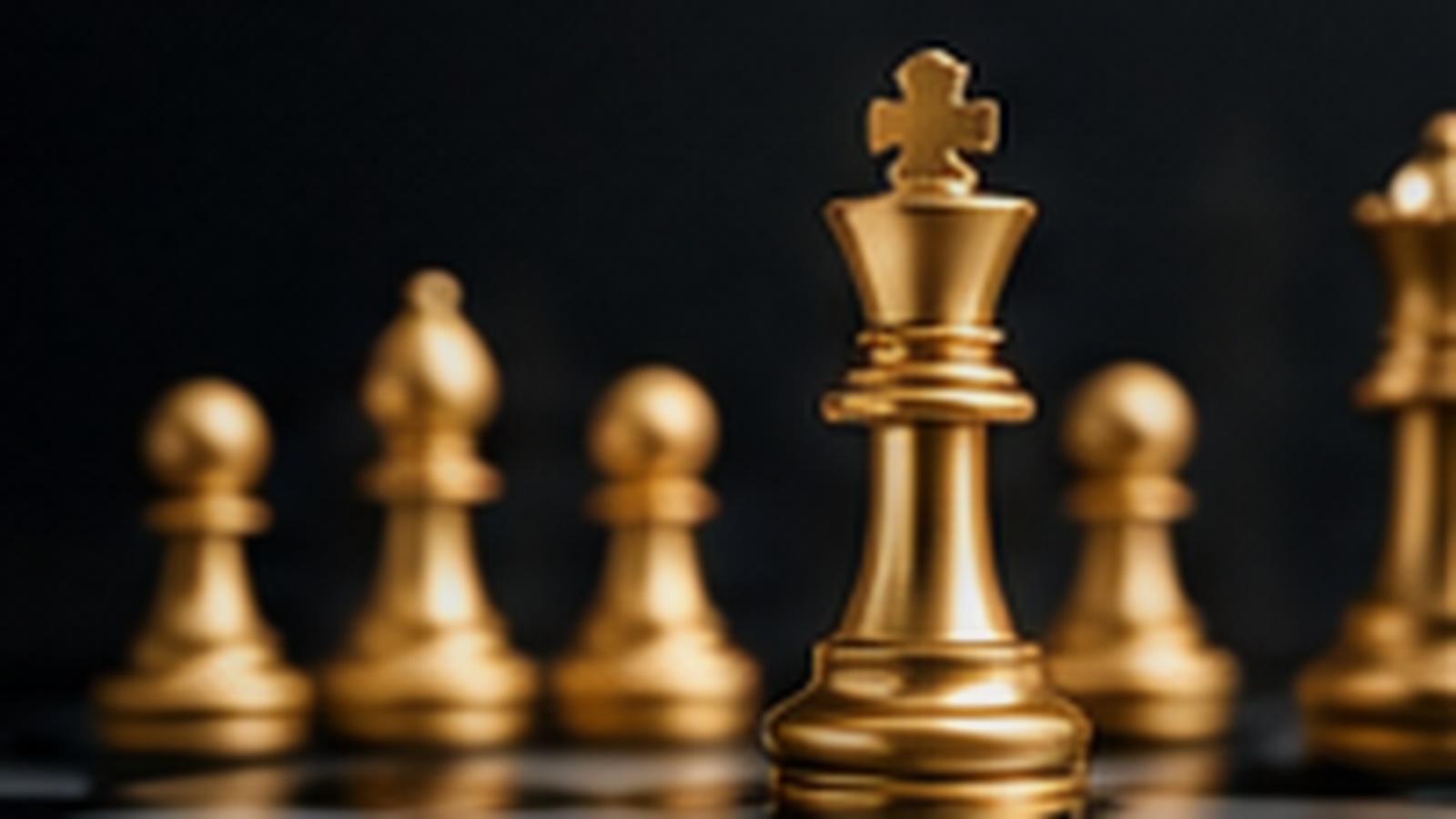 Strateji ve liderlik odaklı çalışma masası