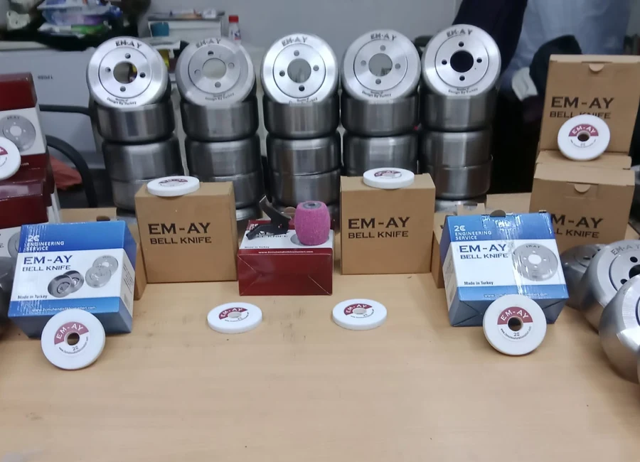 İmal edilmiş makina parçaları