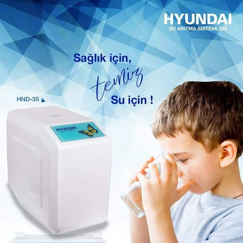 Temiz su içen çocuk ve Hyundai su arıtma cihazı