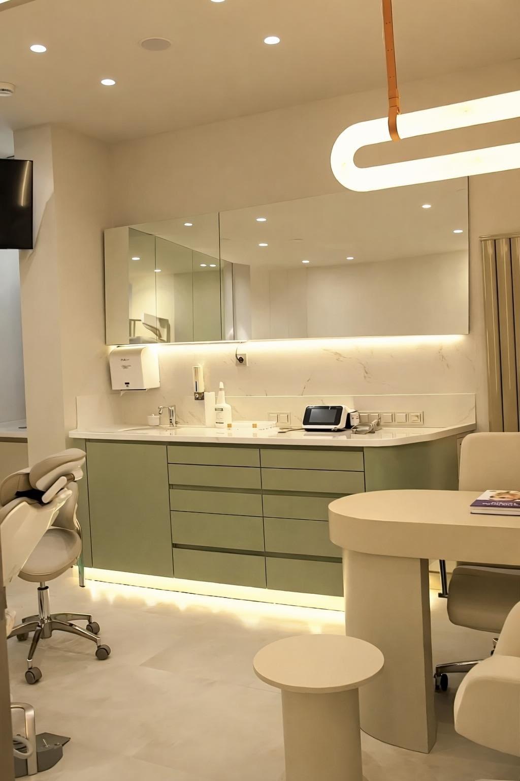 Modern banyo dolabı uygulaması