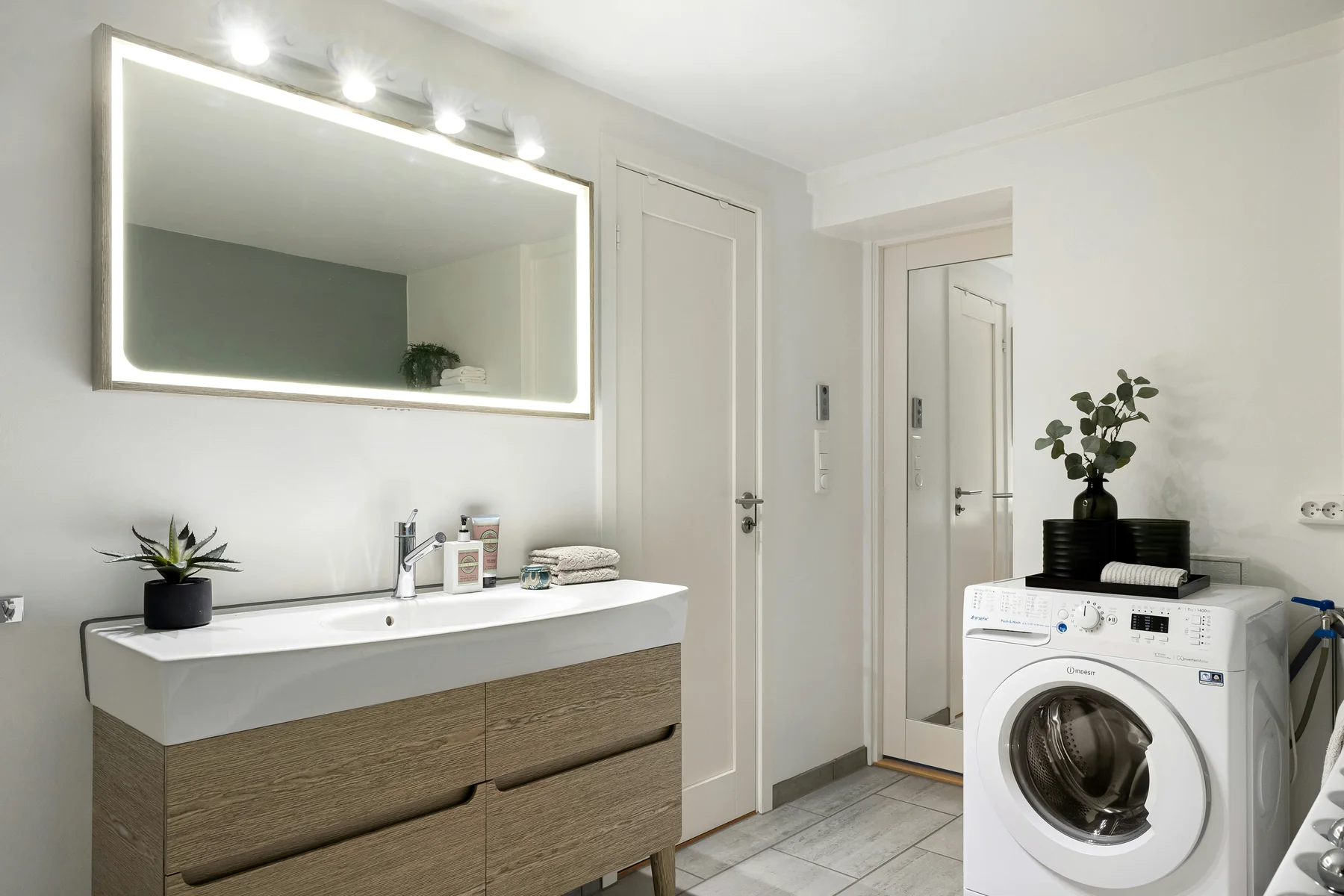 Banyo dolapları