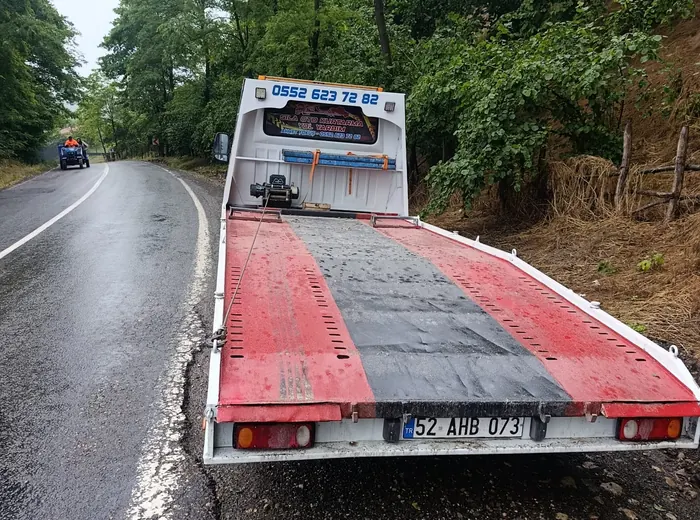 Kırsal yolda oto kurtarma