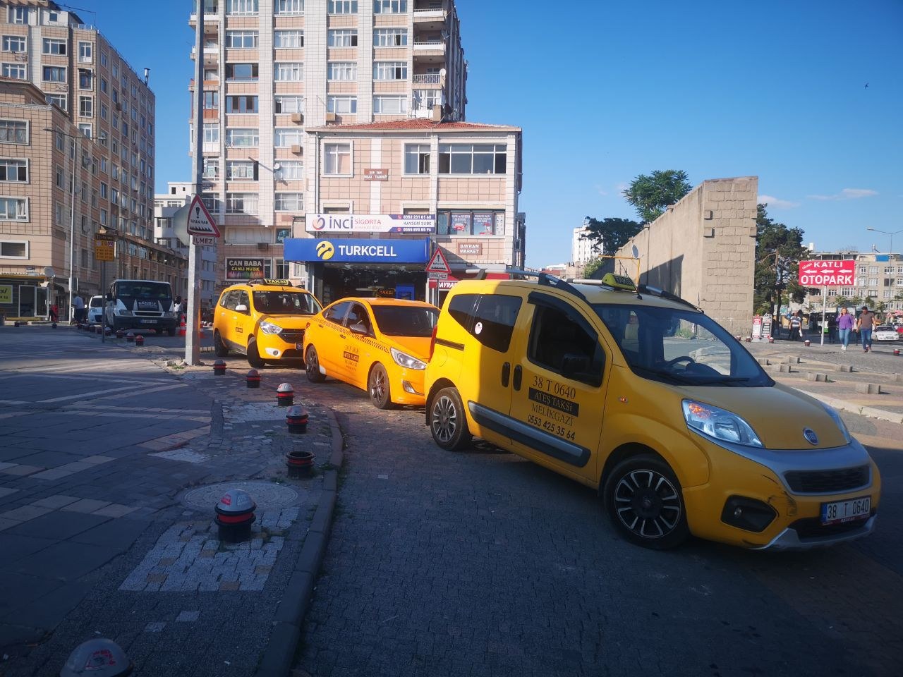 Ateş Taksi şehir içi ulaşım hizmet aracı