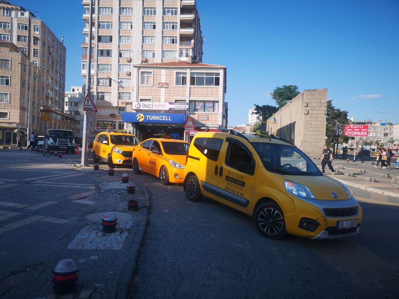 Ateş Taksi telefonla taksi çağırma hizmeti